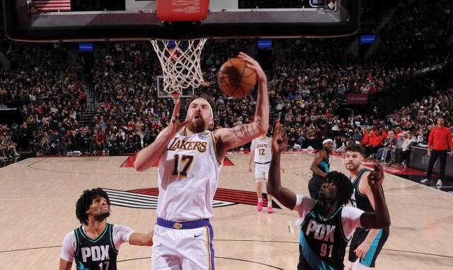 NBA直播吧-输球也有亮点！湖人暗藏新星轰21+4